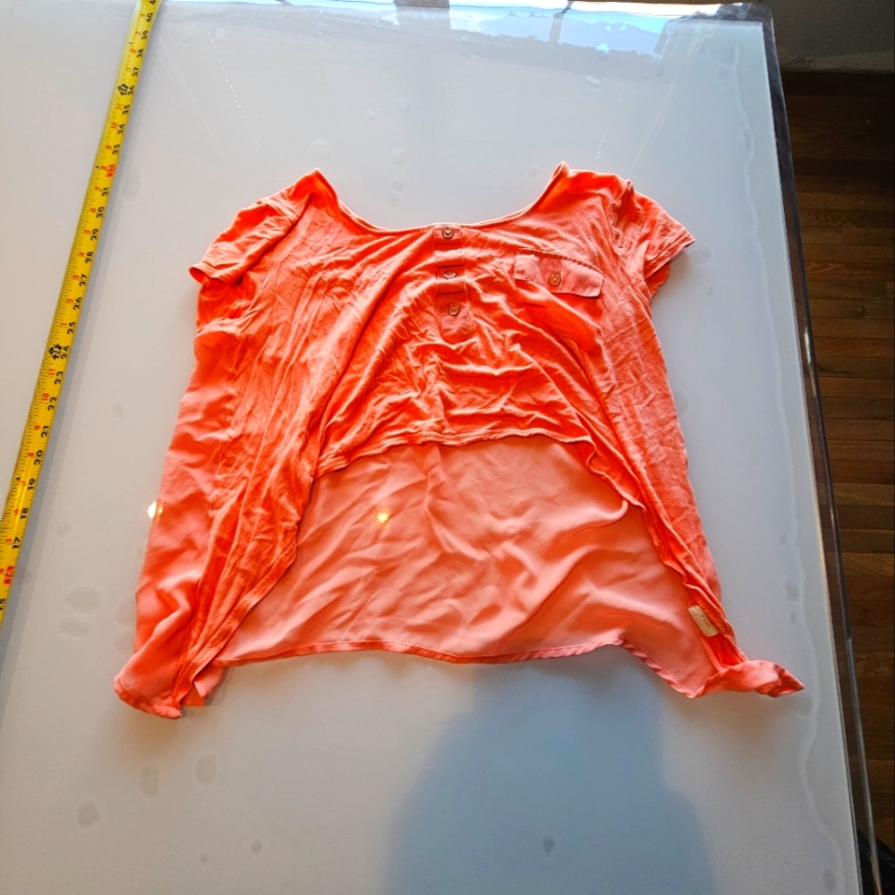 Cropped shirt, coral colored